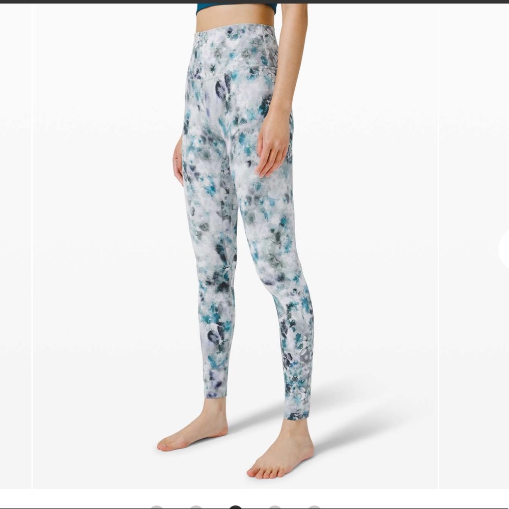Lululemon Align Pant 28"
Kaleidofloral Multi